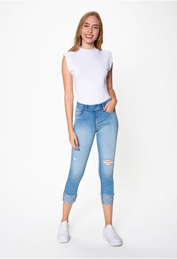 Pantalones capri de mujer en jeans